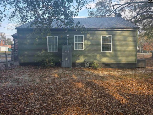 115 Charleston Avenue, Batesburg, SC 29006