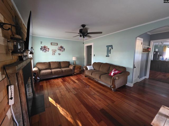 115 Charleston Avenue, Batesburg, SC 29006