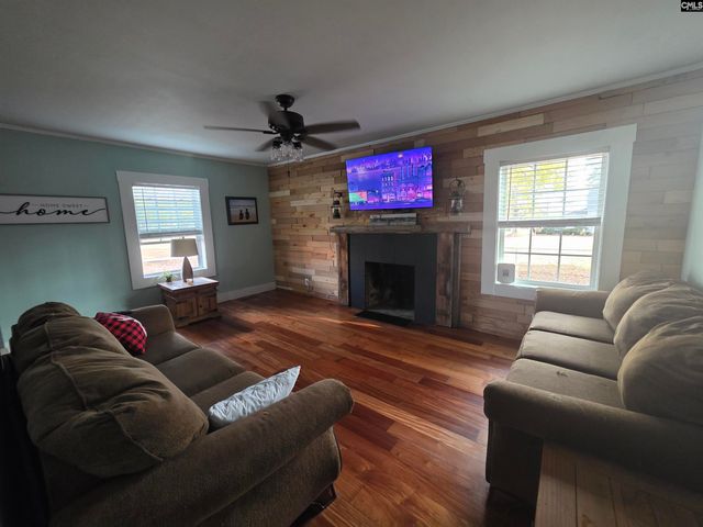 115 Charleston Avenue, Batesburg, SC 29006