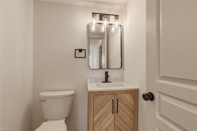 214 Stowe DR, Suffolk, VA 23435