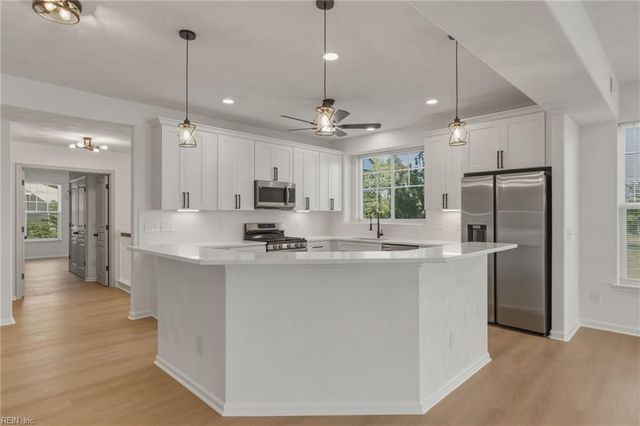 214 Stowe DR, Suffolk, VA 23435