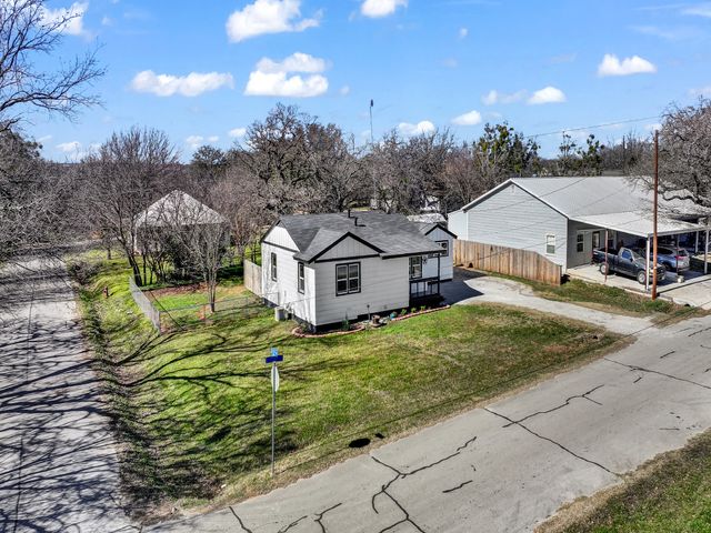 309 N Cedar Street, Springtown, TX 76082