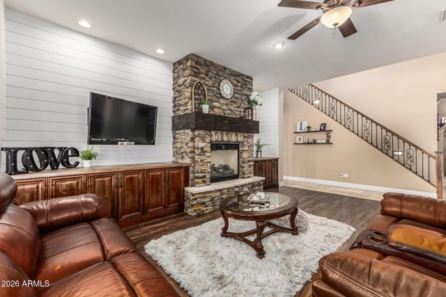 3019 S LARKSPUR Street, Gilbert, AZ 85295