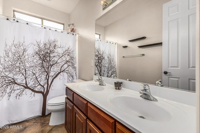 3019 S LARKSPUR Street, Gilbert, AZ 85295