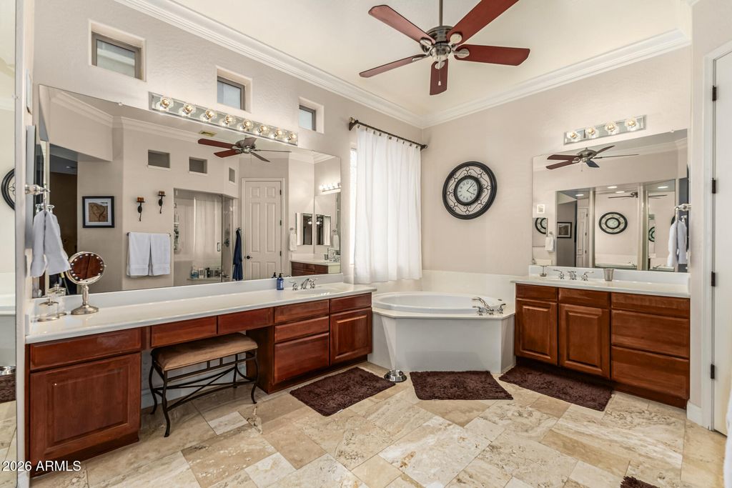 Image 12 of property listing at 3019 S LARKSPUR Street, Gilbert, AZ 85295