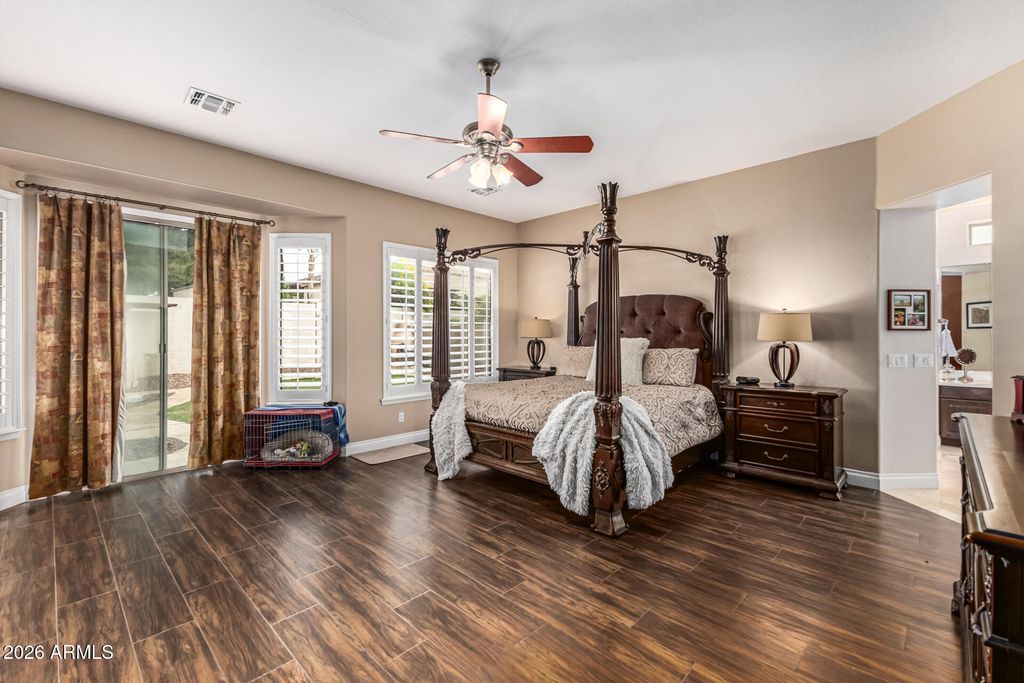 Image 24 of property listing at 3019 S LARKSPUR Street, Gilbert, AZ 85295