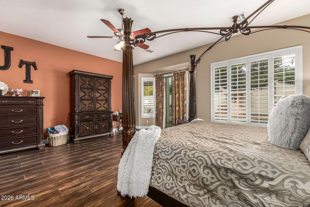 Image 27 of property listing at 3019 S LARKSPUR Street, Gilbert, AZ 85295