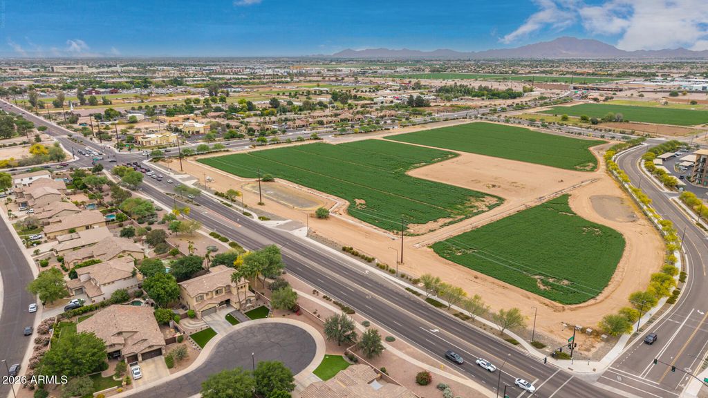 Image 40 of property listing at 3019 S LARKSPUR Street, Gilbert, AZ 85295