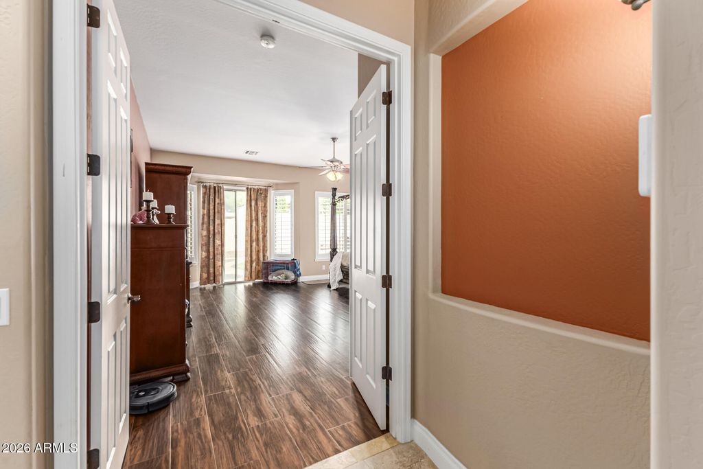 Image 43 of property listing at 3019 S LARKSPUR Street, Gilbert, AZ 85295