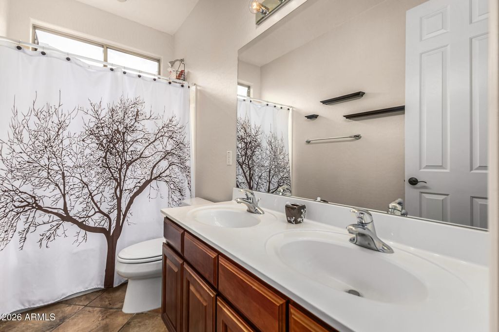Image 56 of property listing at 3019 S LARKSPUR Street, Gilbert, AZ 85295