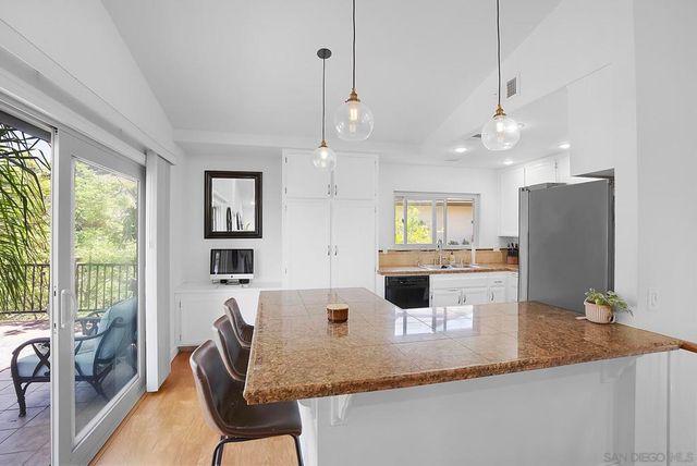 2054 Skyview, Escondido, CA 92027