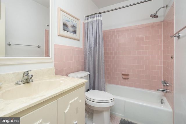 6311 GOLF COURSE SQ, Alexandria, VA 22307