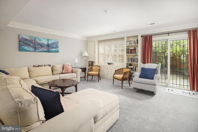 6311 GOLF COURSE SQ, Alexandria, VA 22307