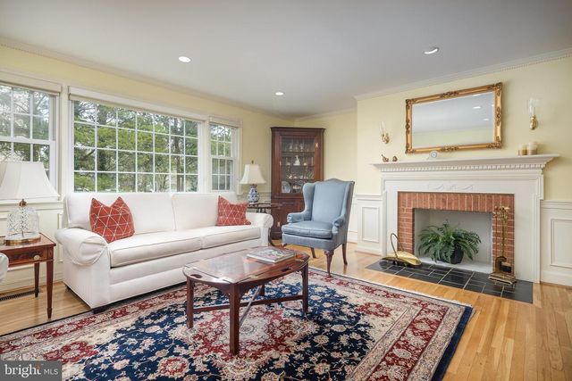 6311 GOLF COURSE SQ, Alexandria, VA 22307