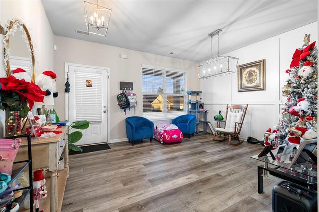 201 Mcginnis Circle, Calhoun, GA 30701