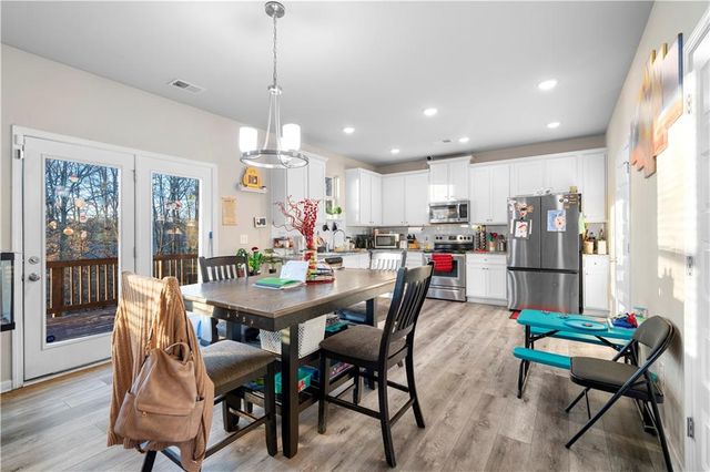 201 Mcginnis Circle, Calhoun, GA 30701