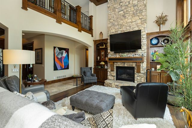 809 NE Bridge Creek Court, Grimes, IA 50111