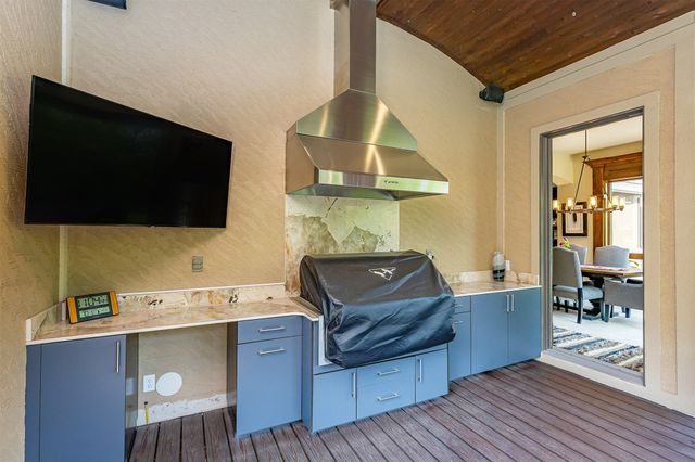 809 NE Bridge Creek Court, Grimes, IA 50111