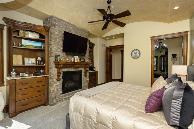 809 NE Bridge Creek Court, Grimes, IA 50111