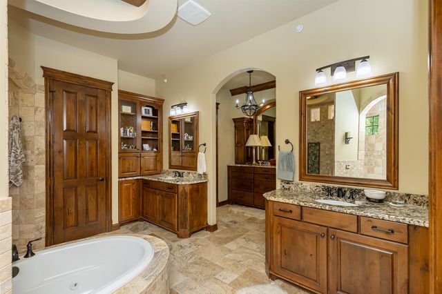 809 NE Bridge Creek Court, Grimes, IA 50111