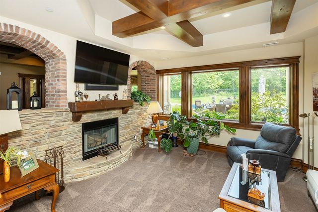 809 NE Bridge Creek Court, Grimes, IA 50111