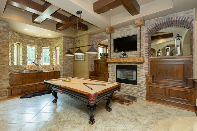 809 NE Bridge Creek Court, Grimes, IA 50111