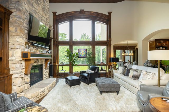 809 NE Bridge Creek Court, Grimes, IA 50111