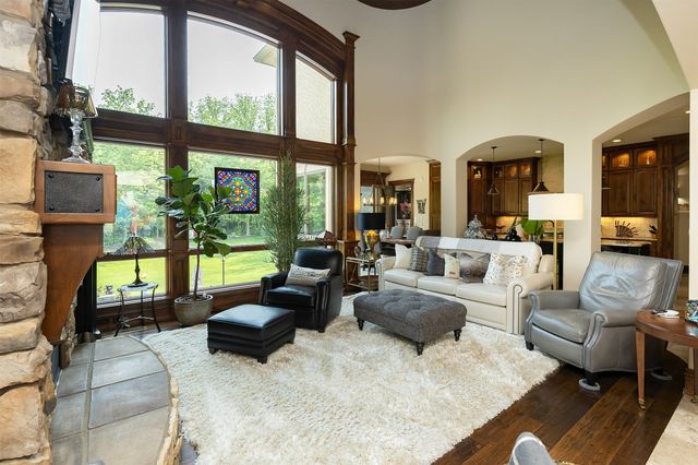 809 NE Bridge Creek Court, Grimes, IA 50111