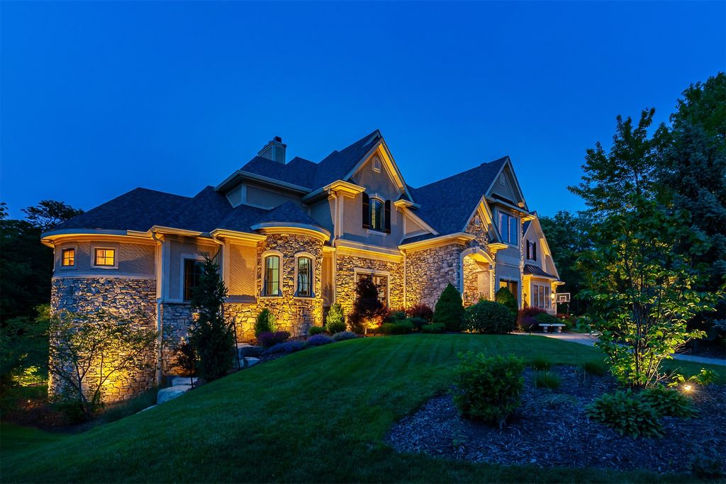 809 NE Bridge Creek Court, Grimes, IA 50111