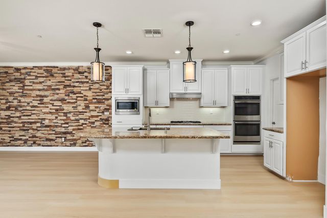 4080 Wyman Way, Roseville, CA 95747
