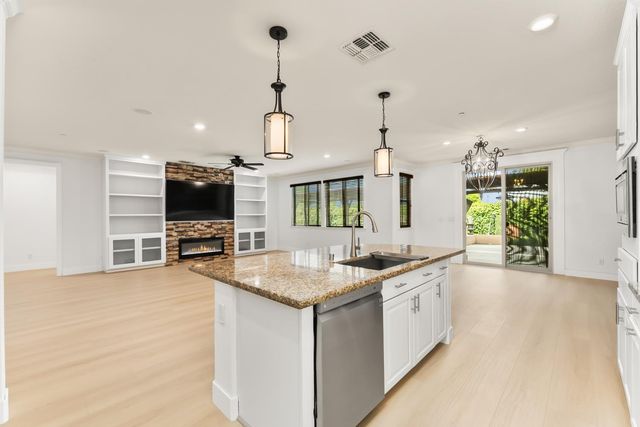 4080 Wyman Way, Roseville, CA 95747