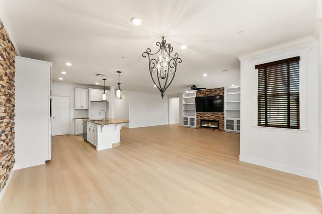 4080 Wyman Way, Roseville, CA 95747