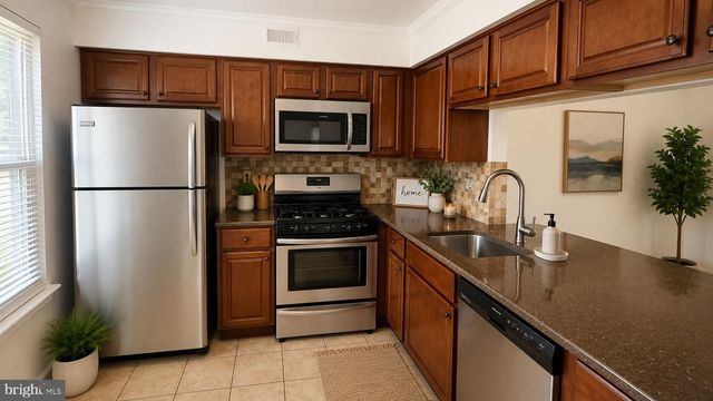 1705-A HEATHERSTONE CT, Mount Laurel, NJ 08054