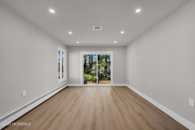 9 Gramercy Court, Toms River, NJ 08757