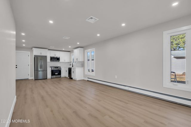 9 Gramercy Court, Toms River, NJ 08757