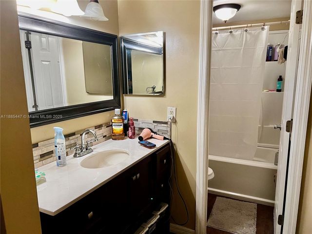 425 NW 210th St 102, Miami Gardens, FL 33169