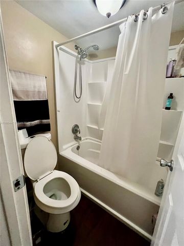 425 NW 210th St 102, Miami Gardens, FL 33169
