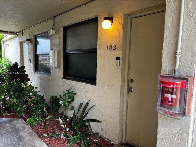 425 NW 210th St 102, Miami Gardens, FL 33169