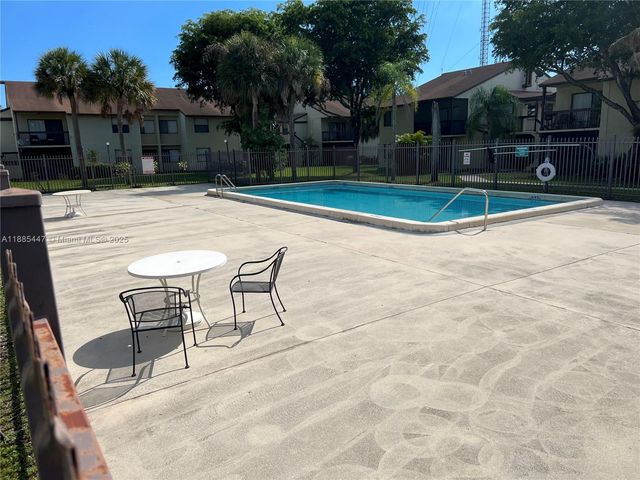 425 NW 210th St 102, Miami Gardens, FL 33169