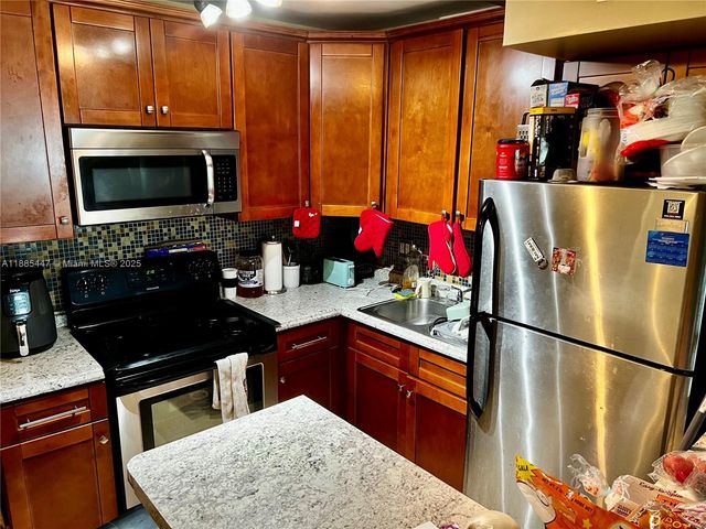 425 NW 210th St 102, Miami Gardens, FL 33169