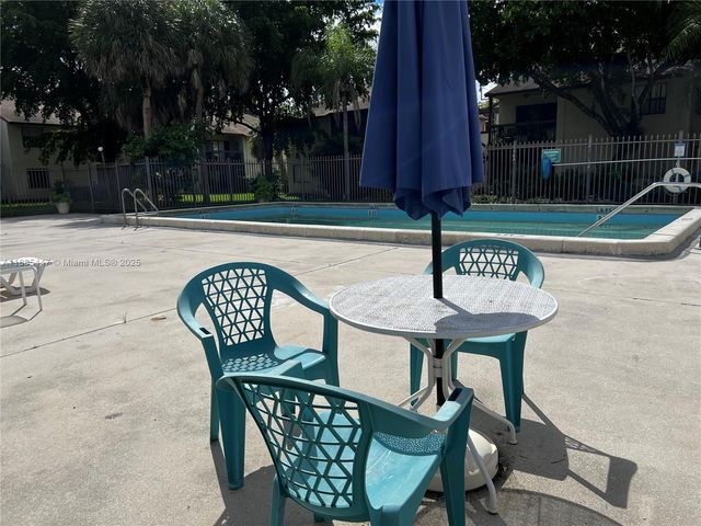 425 NW 210th St 102, Miami Gardens, FL 33169