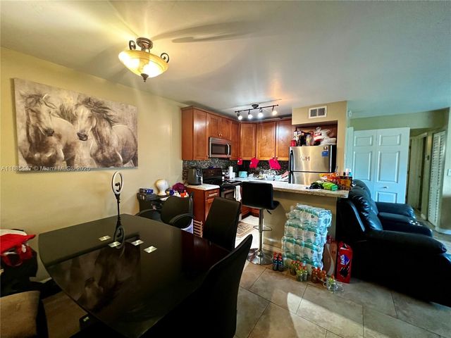 425 NW 210th St 102, Miami Gardens, FL 33169