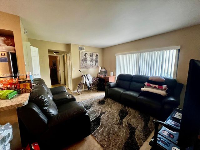 425 NW 210th St 102, Miami Gardens, FL 33169