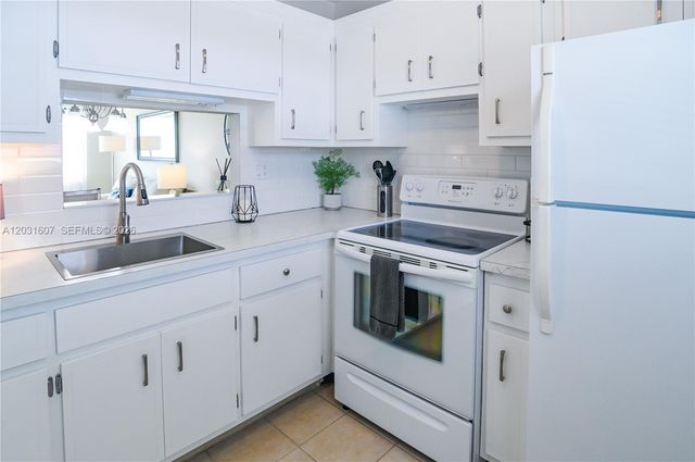 4431 NW 16th Street H205, Lauderhill, FL 33313