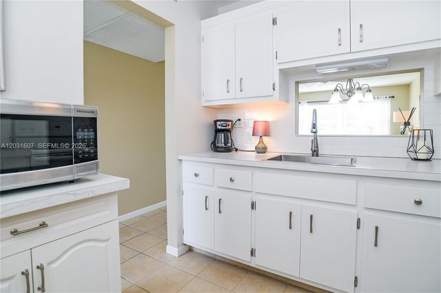 4431 NW 16th Street H205, Lauderhill, FL 33313