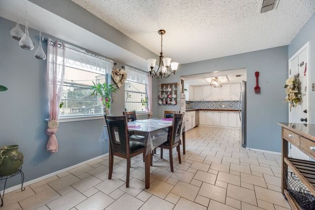 22 Spring Oaks Road, Burleson, TX 76028