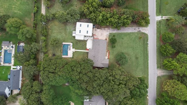 22 Spring Oaks Road, Burleson, TX 76028