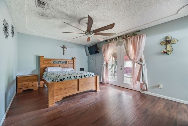 22 Spring Oaks Road, Burleson, TX 76028