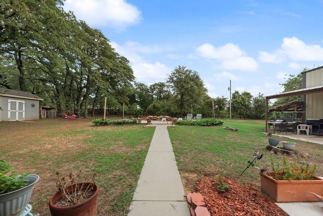 22 Spring Oaks Road, Burleson, TX 76028