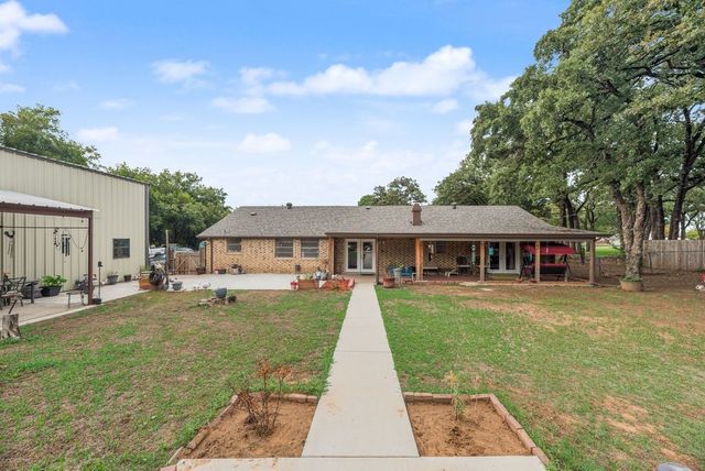 22 Spring Oaks Road, Burleson, TX 76028